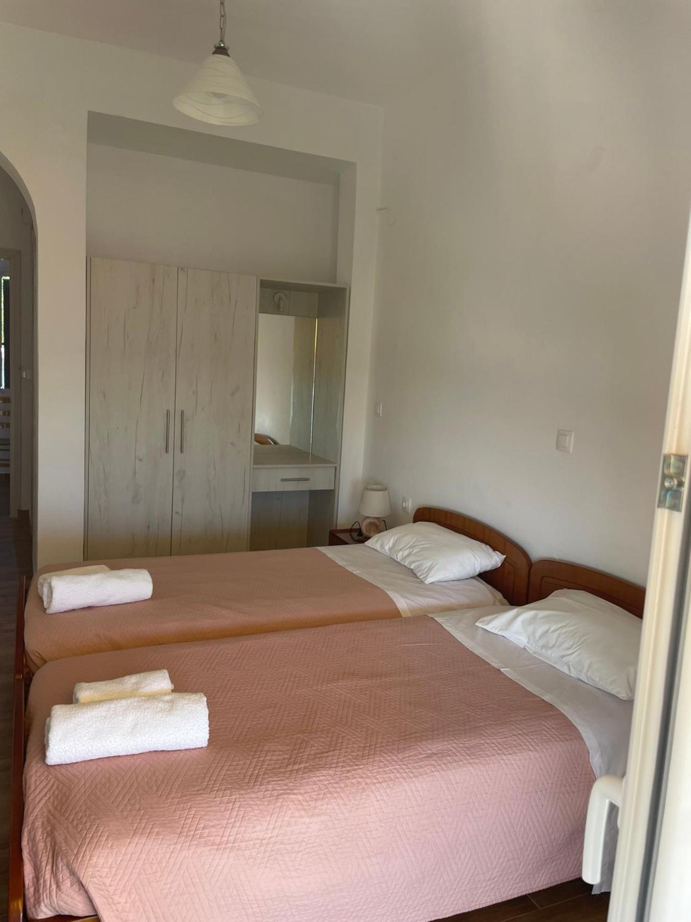 Nafsika Apartments อายีโอส เยออร์ยิโอส ปากอน ภายนอก รูปภาพ